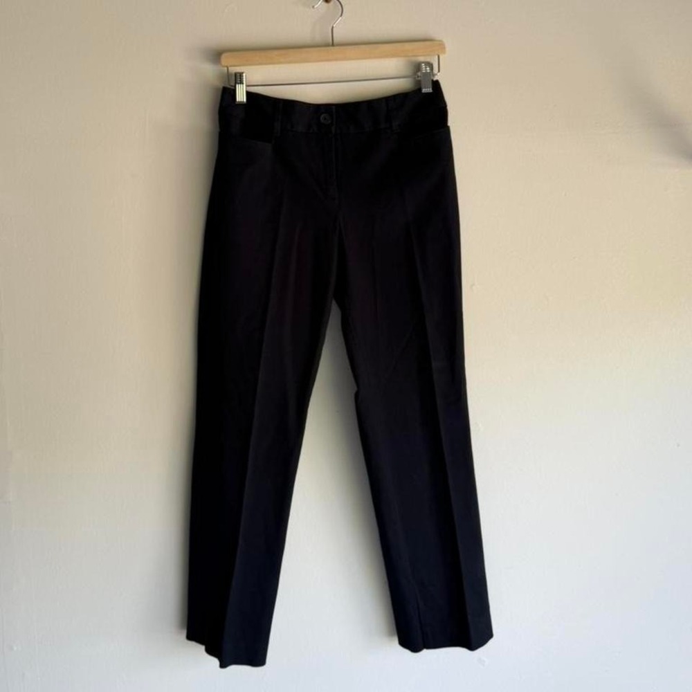 Talbots vintage navy blue trousers with pleats and pockets.